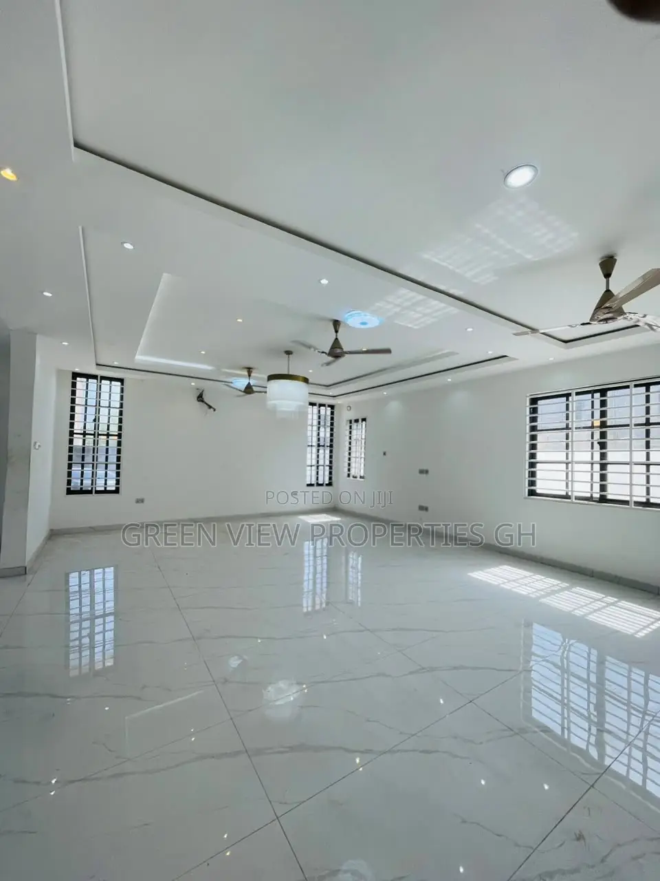 4bdrm Duplex in East Legon for sale