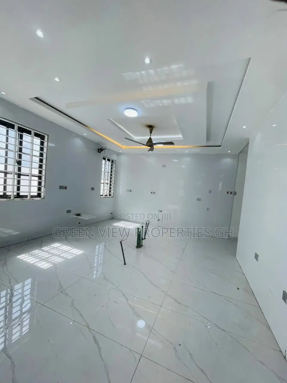 4bdrm Duplex in East Legon for sale