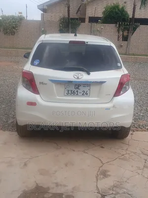 Toyota Vitz 2013 White