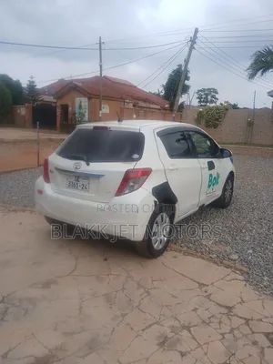Toyota Vitz 2013 White