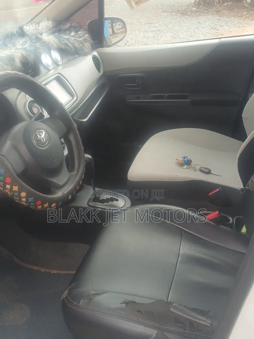 Toyota Vitz 2013 White