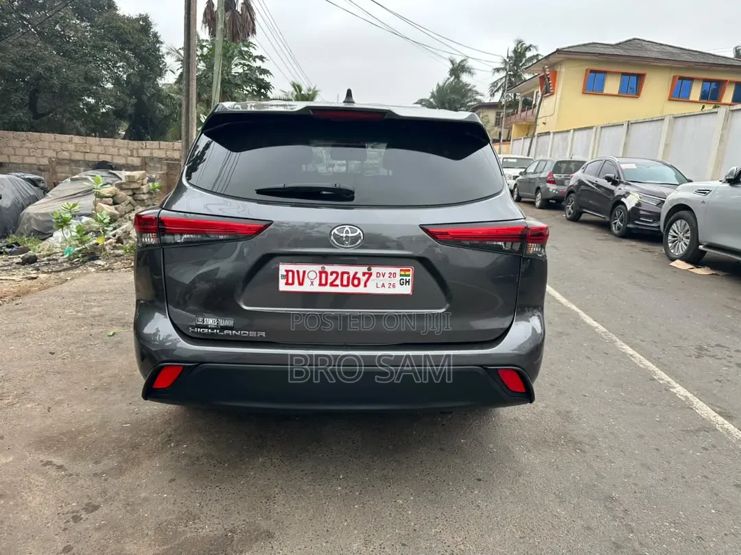 Toyota Highlander 2022 Gray