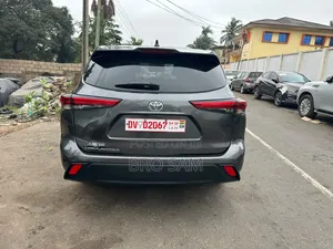 Toyota Highlander 2022 Gray