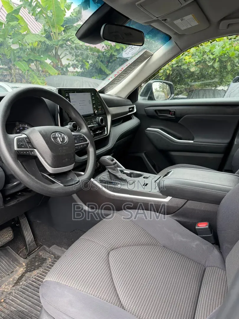 Toyota Highlander 2022 Gray