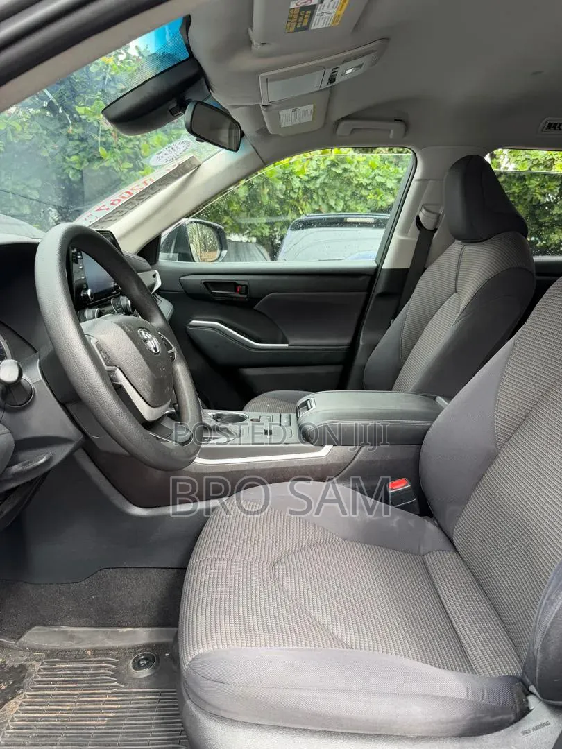 Toyota Highlander 2022 Gray