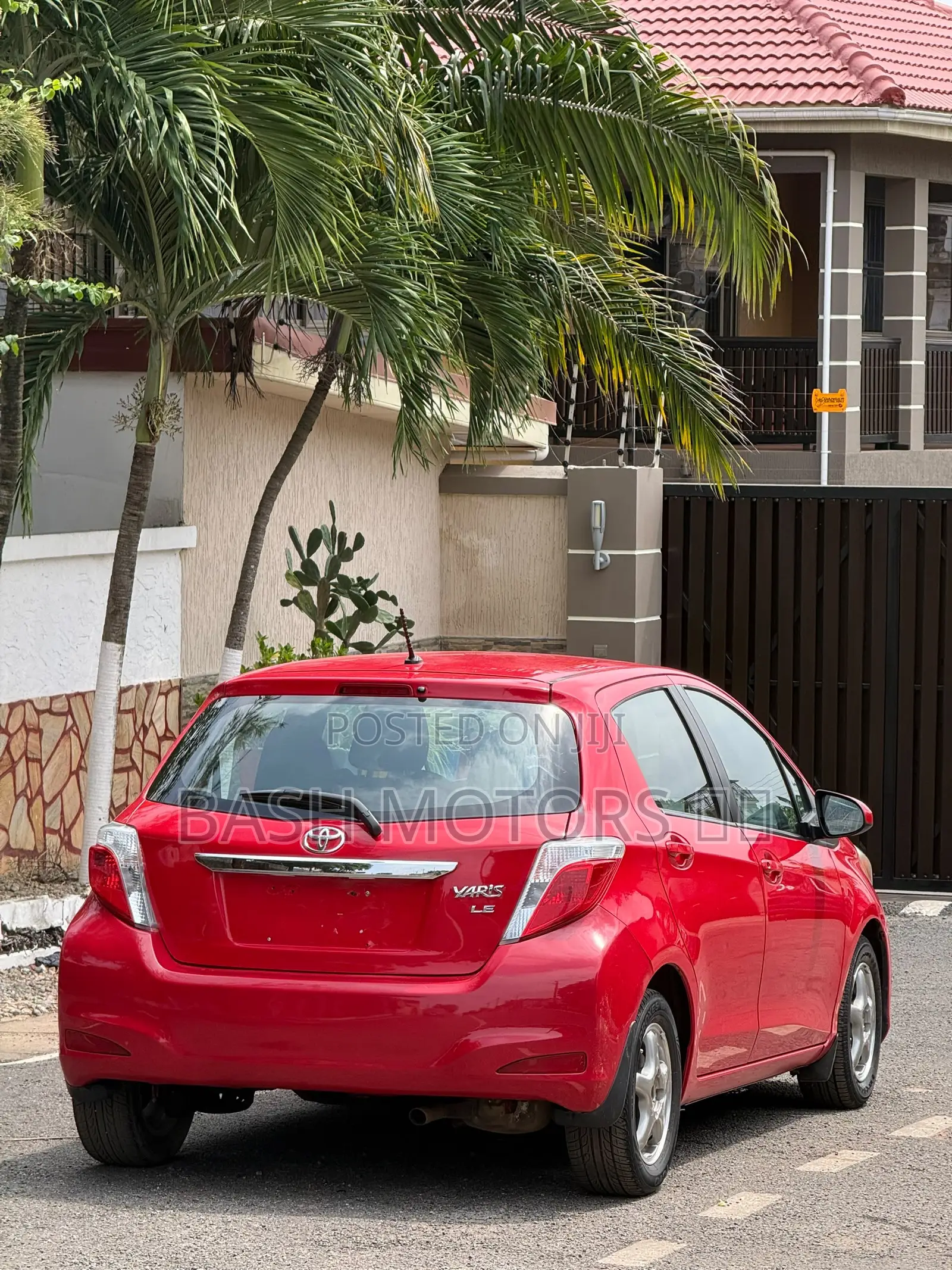 Toyota Yaris LE Hatchback 3dr 2014 Red