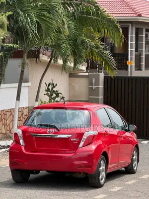 Toyota Yaris LE Hatchback 3dr 2014 Red