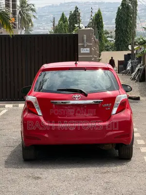 Toyota Yaris LE Hatchback 3dr 2014 Red
