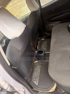 Toyota Vitz 2014 Silver
