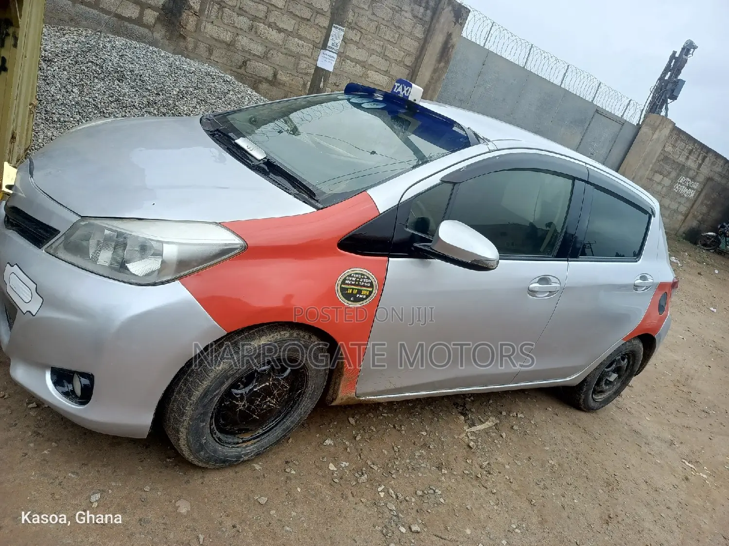 Toyota Vitz 2014 Silver