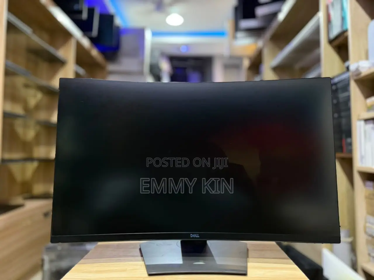 Dell Monitor 32 Inches Curved