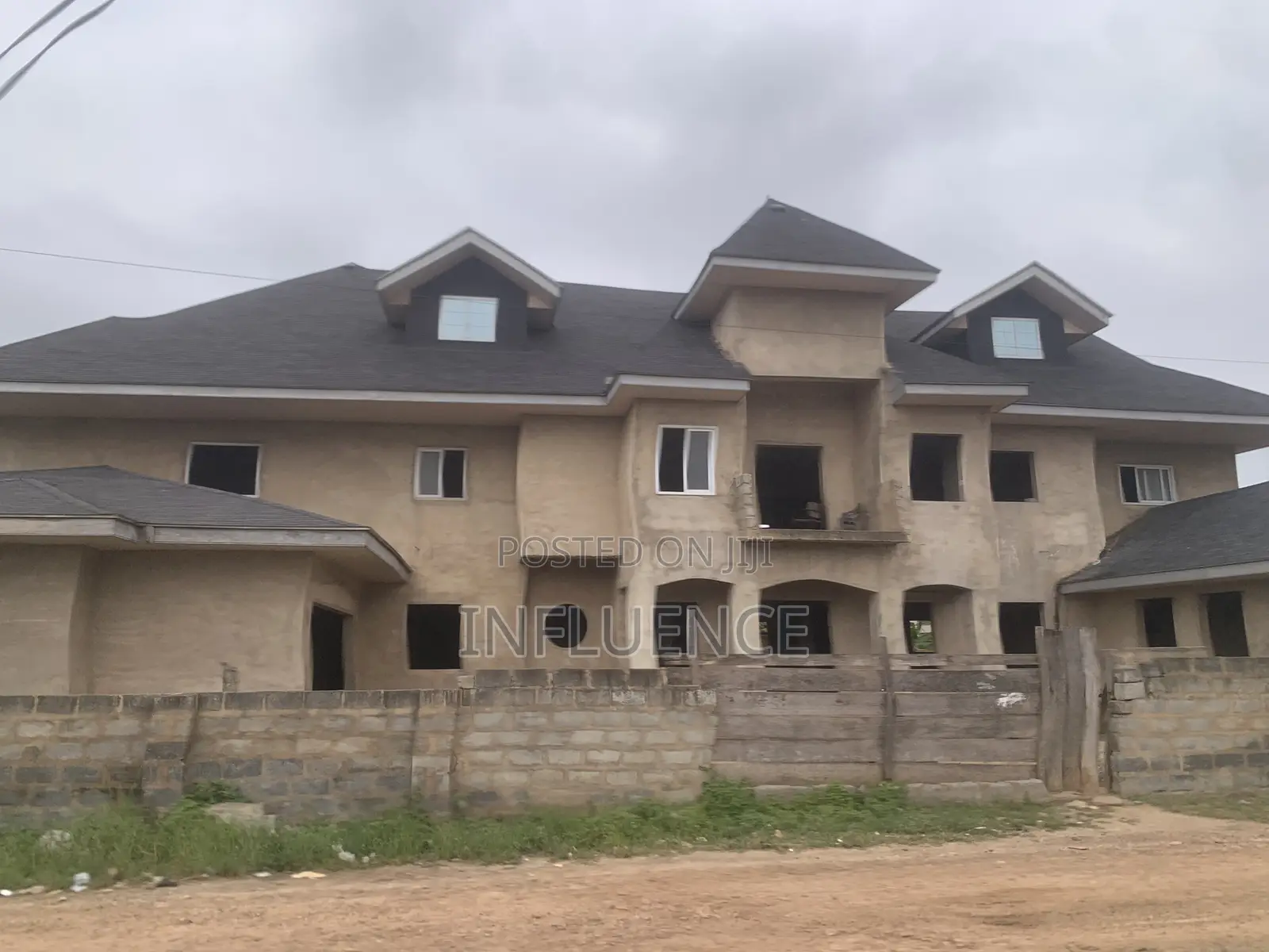 8bdrm House in East Legon Hills for sale