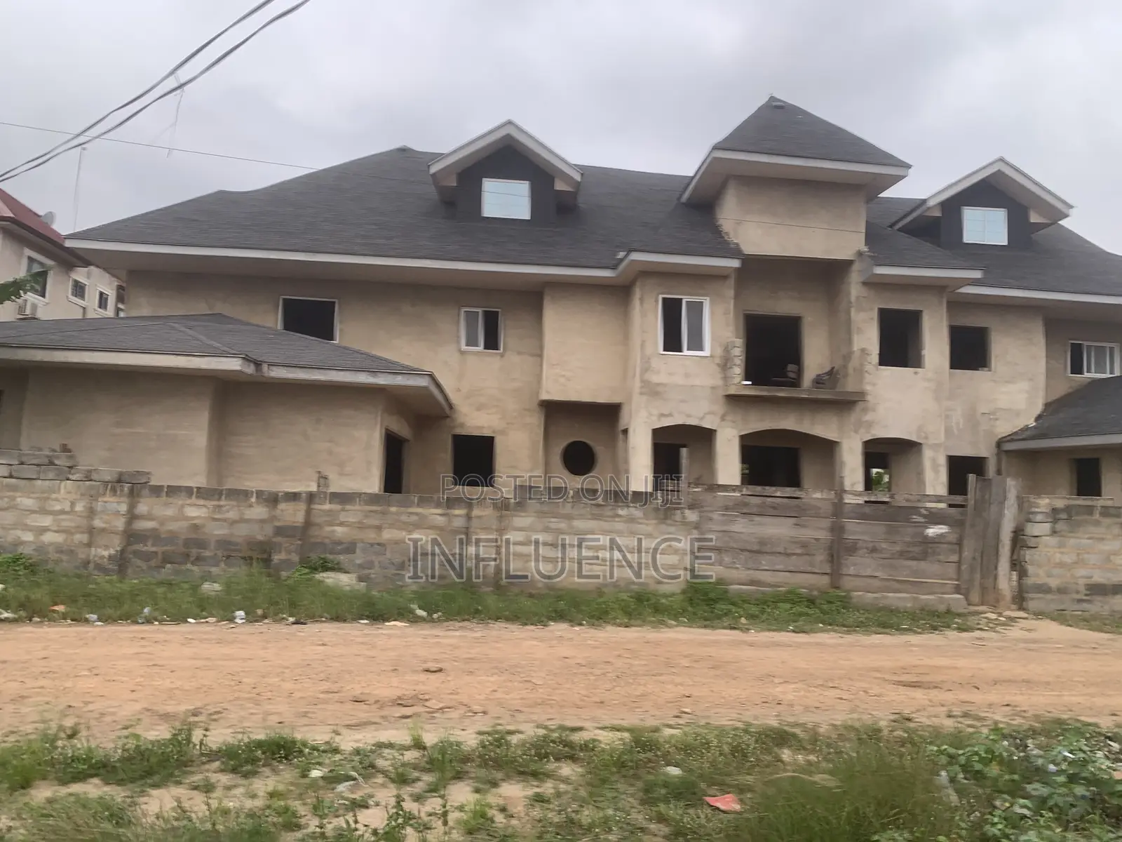 8bdrm House in East Legon Hills for sale