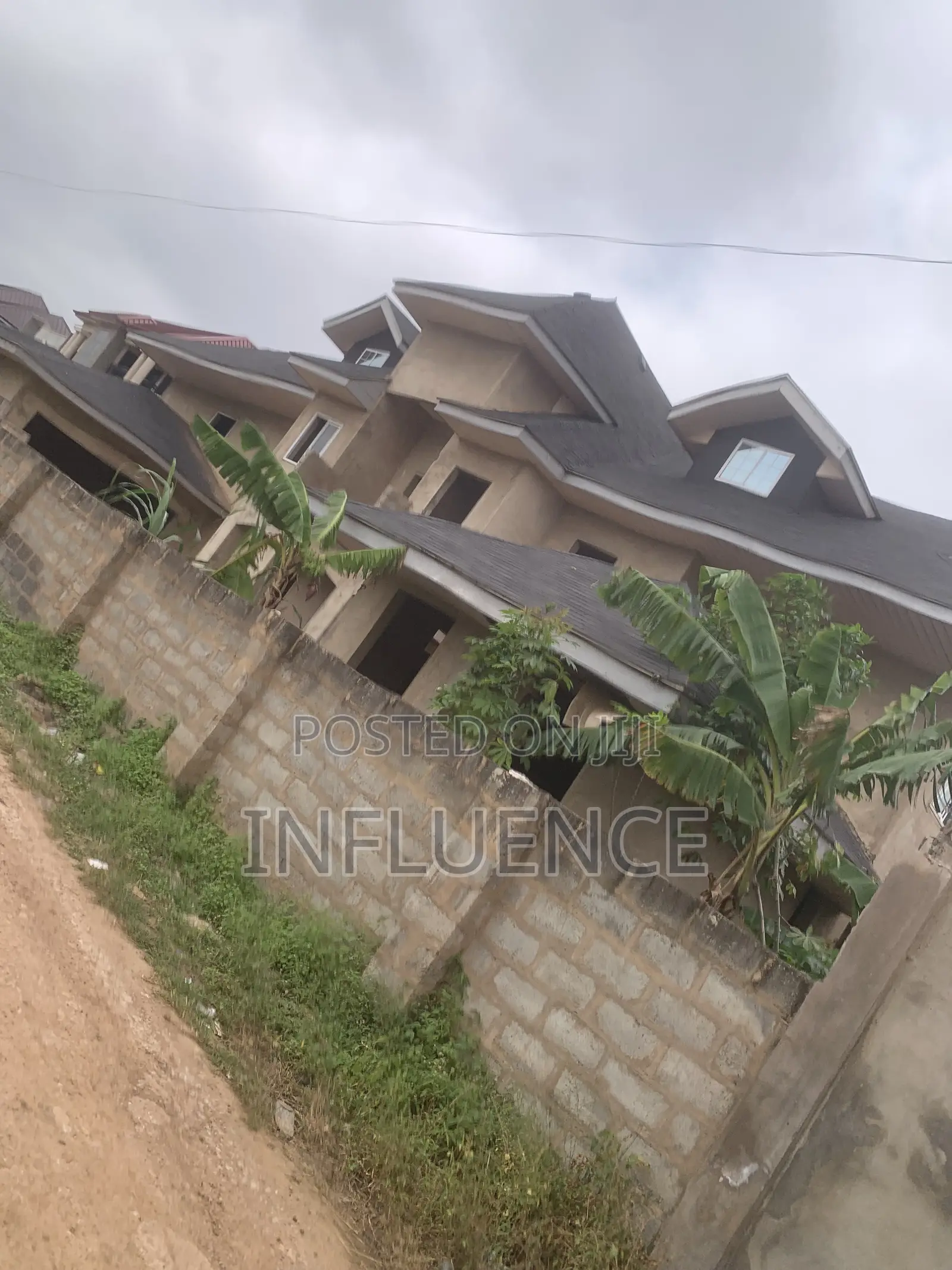 8bdrm House in East Legon Hills for sale