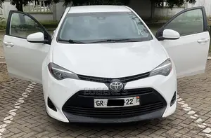 Toyota Corolla LE ECO 4dr Sedan (1.8L 4cyl CVT) 2017 White