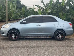 Toyota Belta 2011 Blue