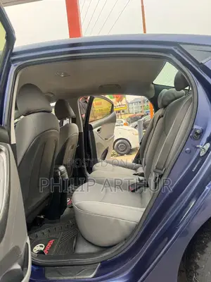 Hyundai Elantra GLS Sedan FWD (1.8L 4cyl 6A) 2013 Blue
