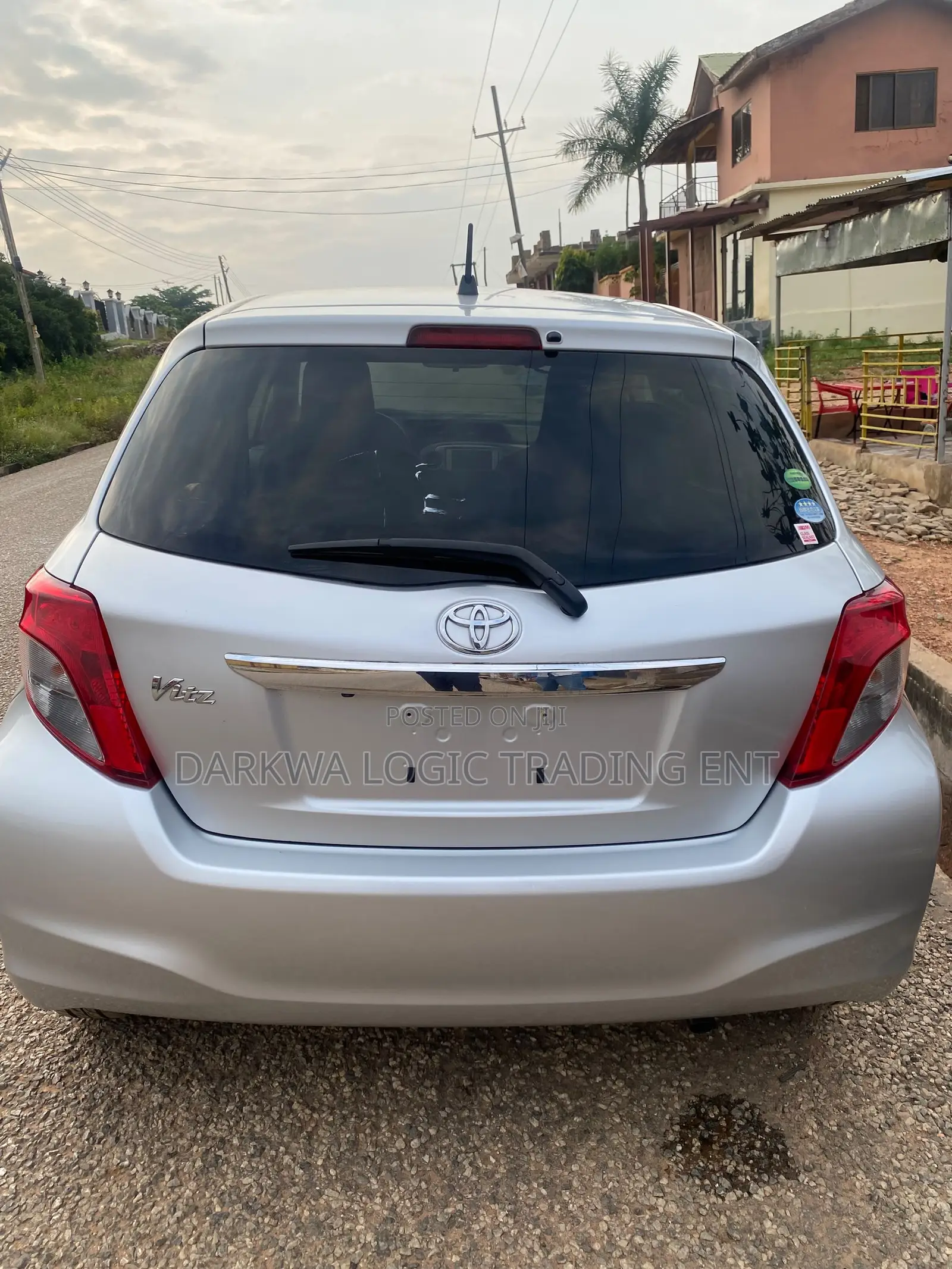Toyota Vitz 2013 Silver