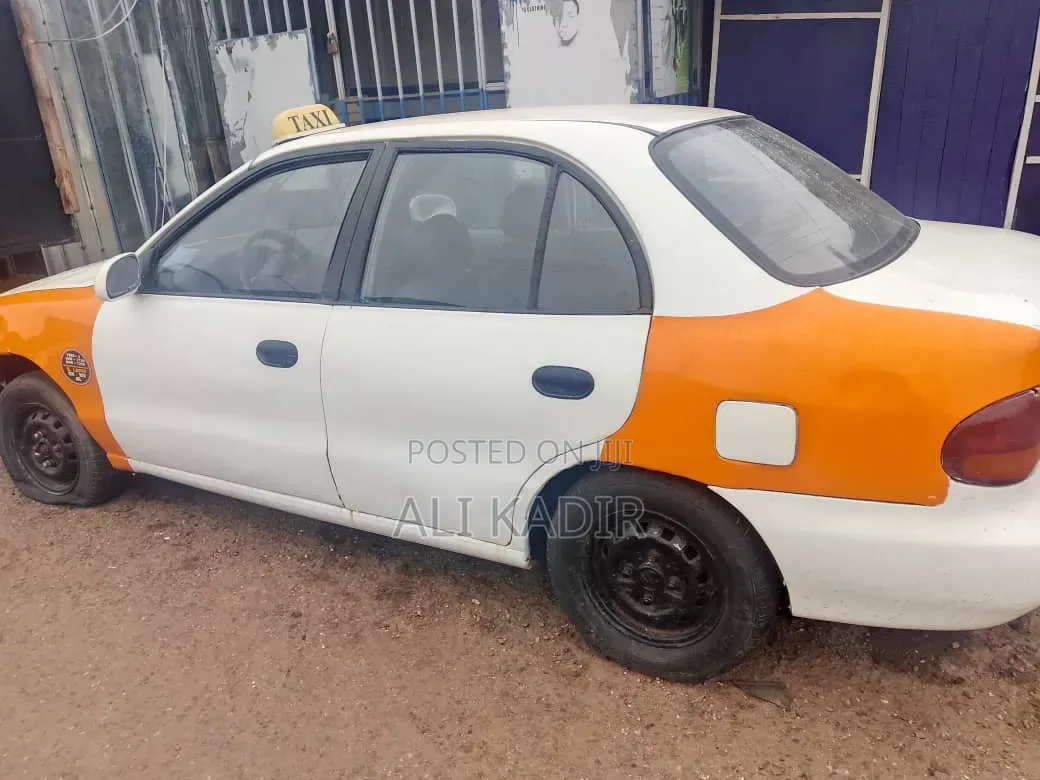 Hyundai Accent Automatic 2000 White