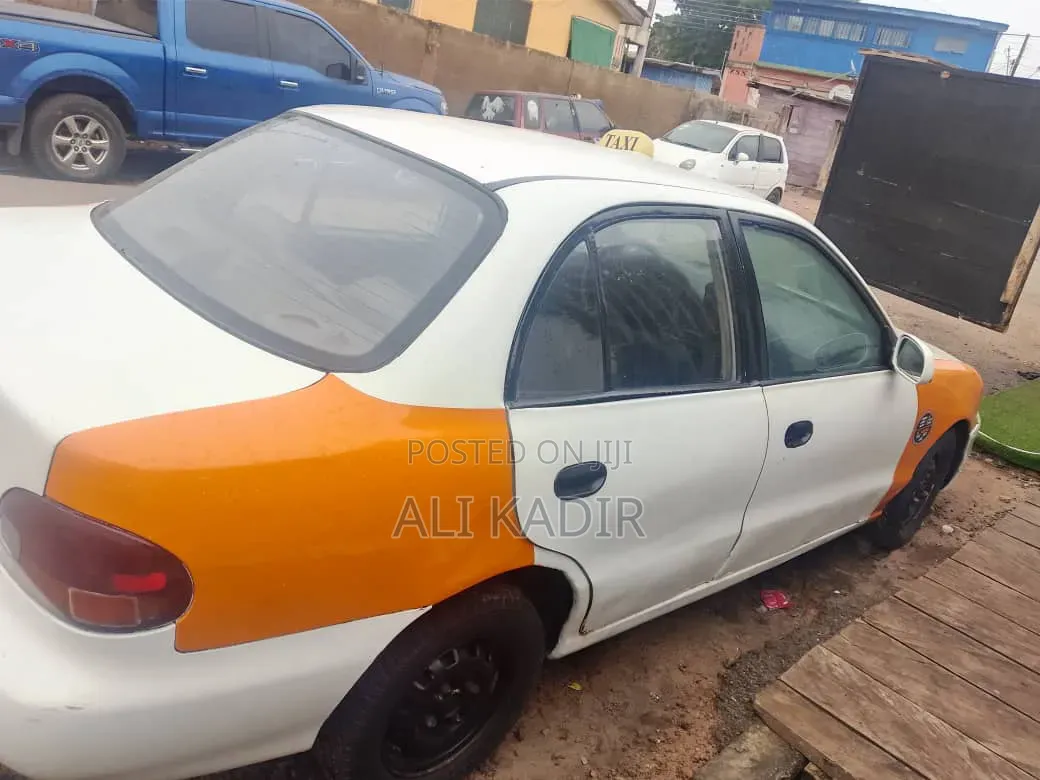 Hyundai Accent Automatic 2000 White