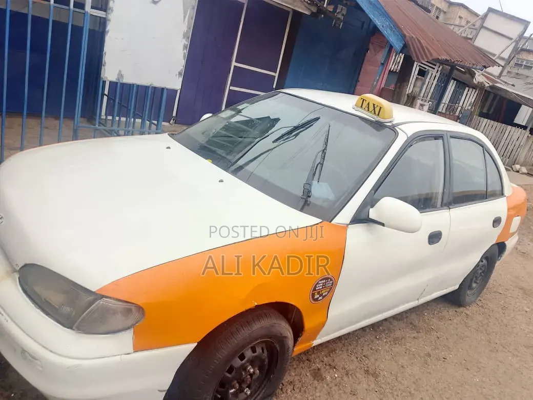 Hyundai Accent Automatic 2000 White