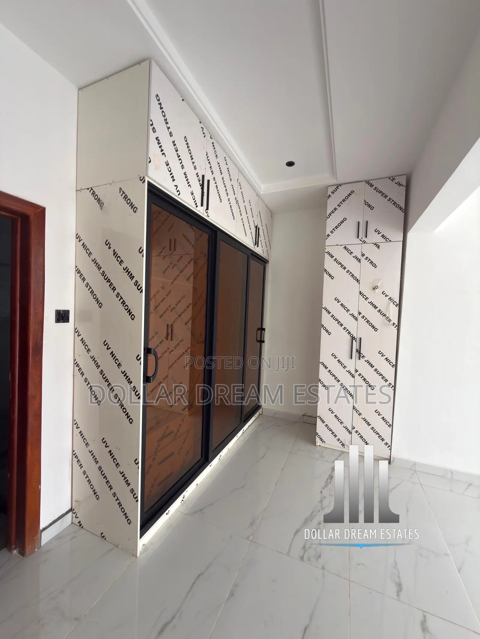 5bdrm House in East Legon for sale