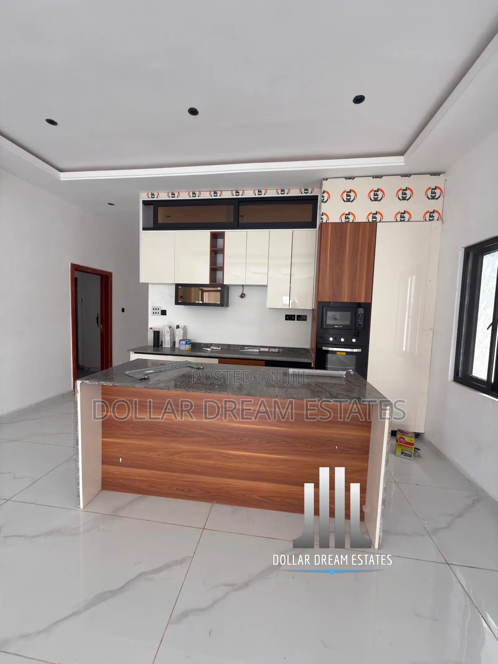 5bdrm House in East Legon for sale