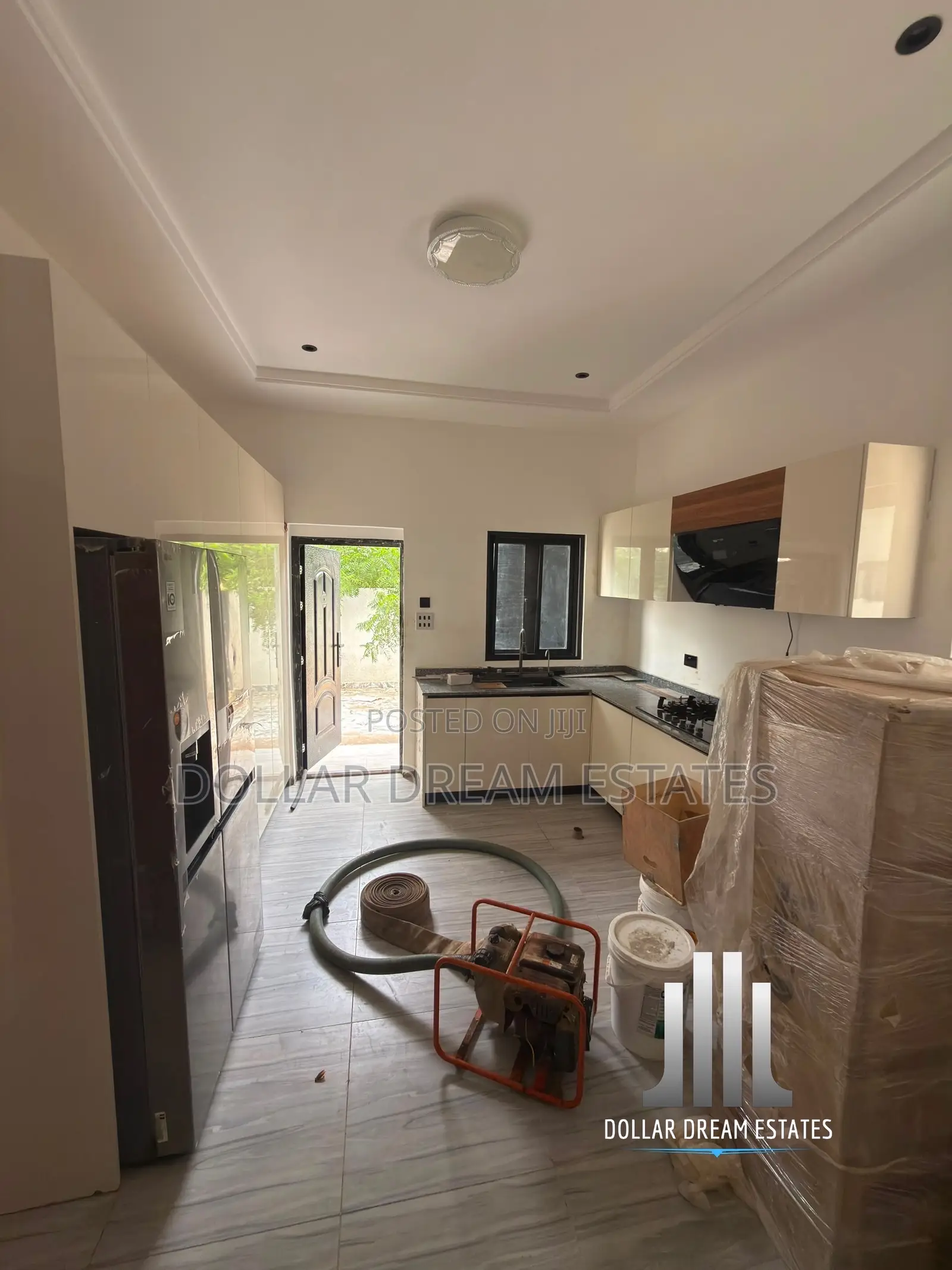 5bdrm House in East Legon for sale