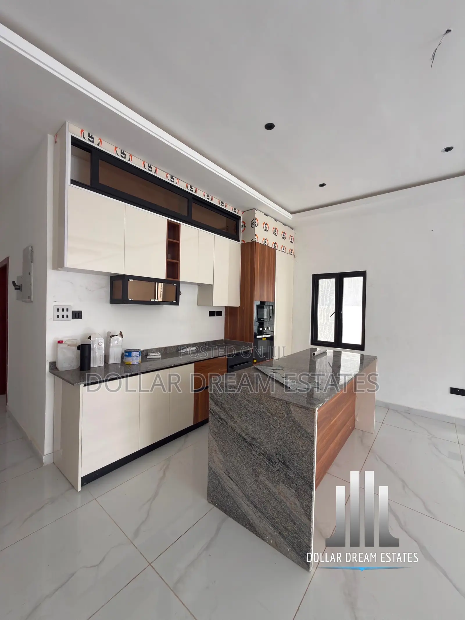 5bdrm House in East Legon for sale