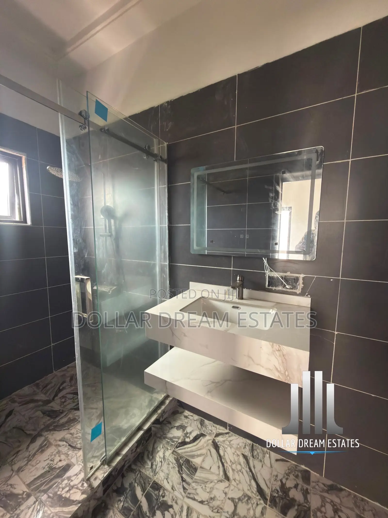 5bdrm House in East Legon for sale