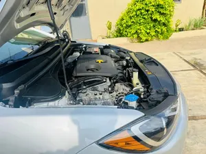 Hyundai Elantra 2018 Silver
