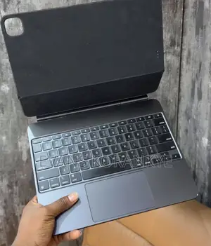 Slightly Uk Used M5 Apple Magic Keyboard for Sale