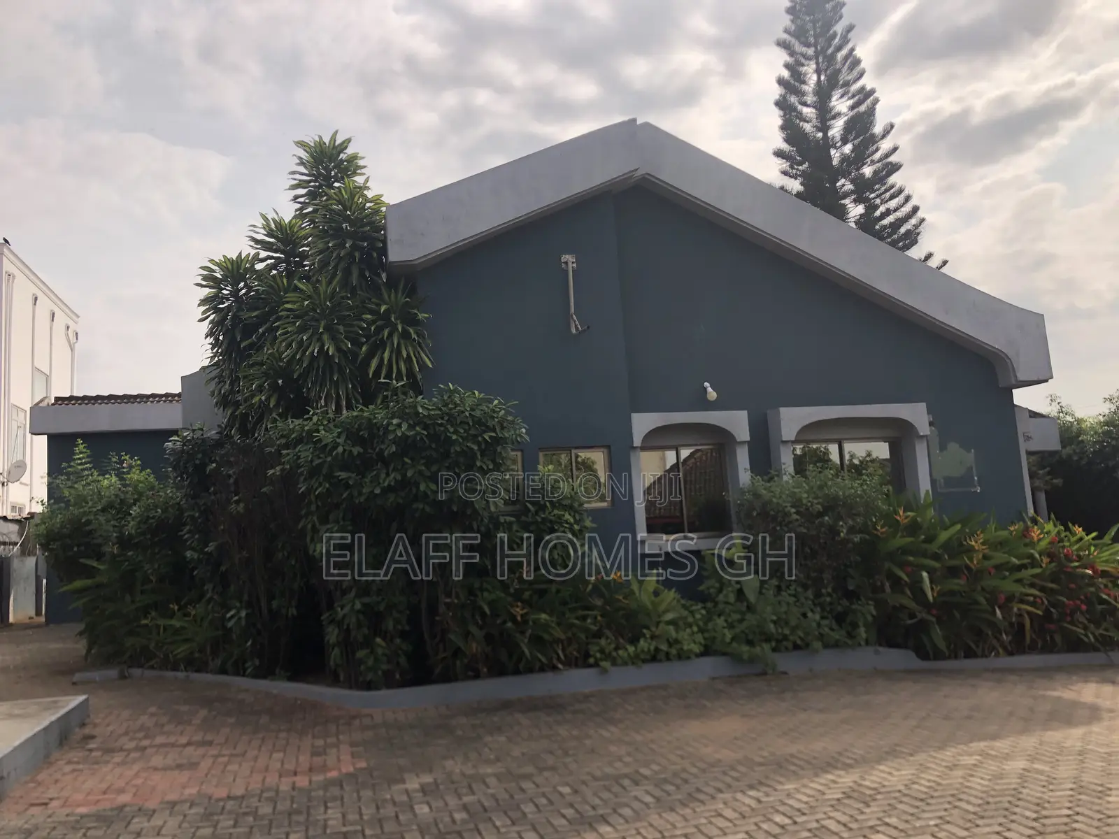 10bdrm House in Elaffhomesgh, American House for rent