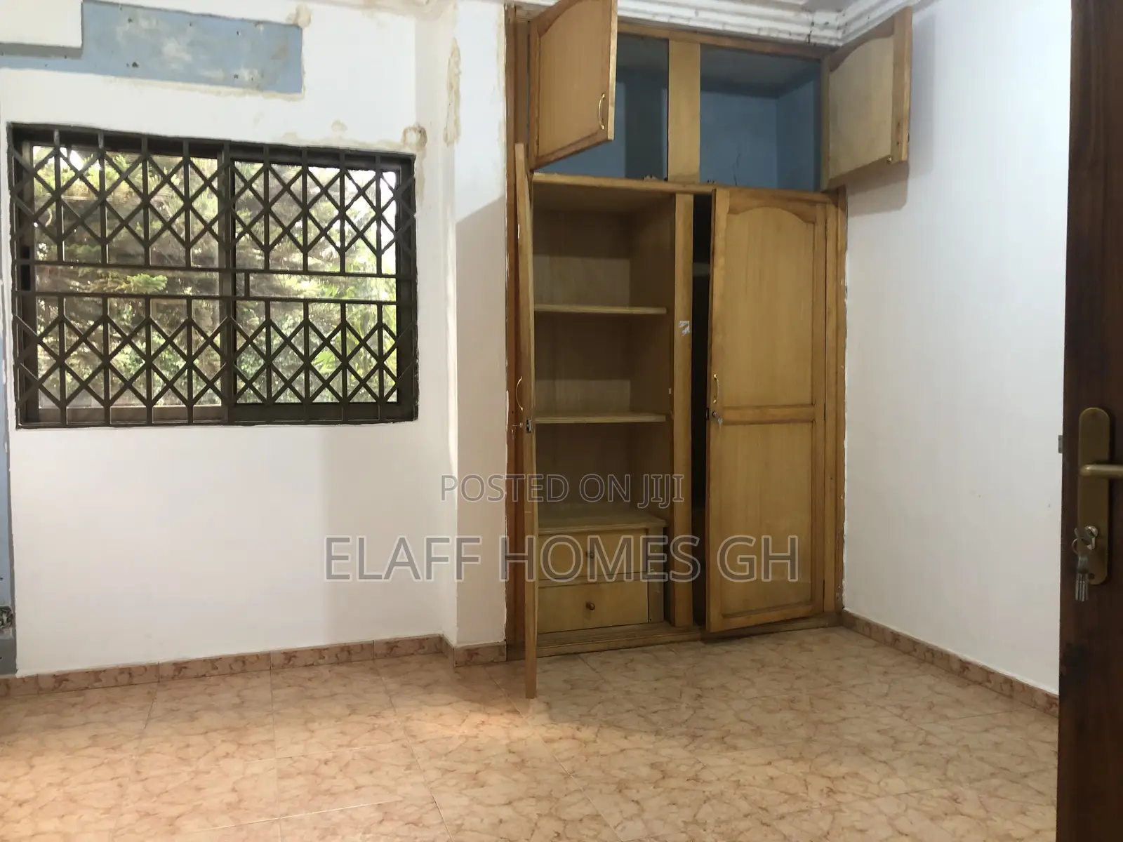 10bdrm House in Elaffhomesgh, American House for rent