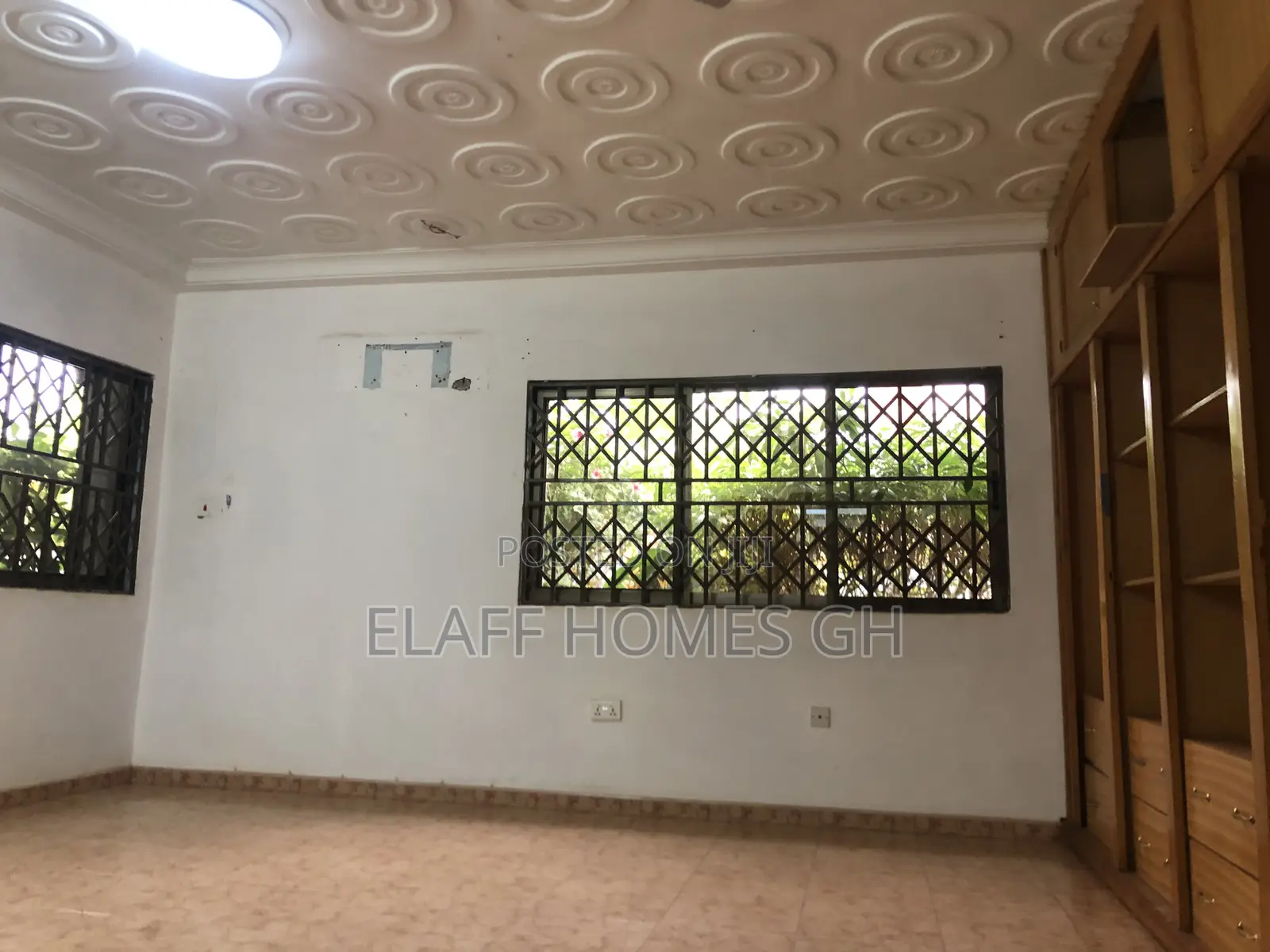 10bdrm House in Elaffhomesgh, American House for rent
