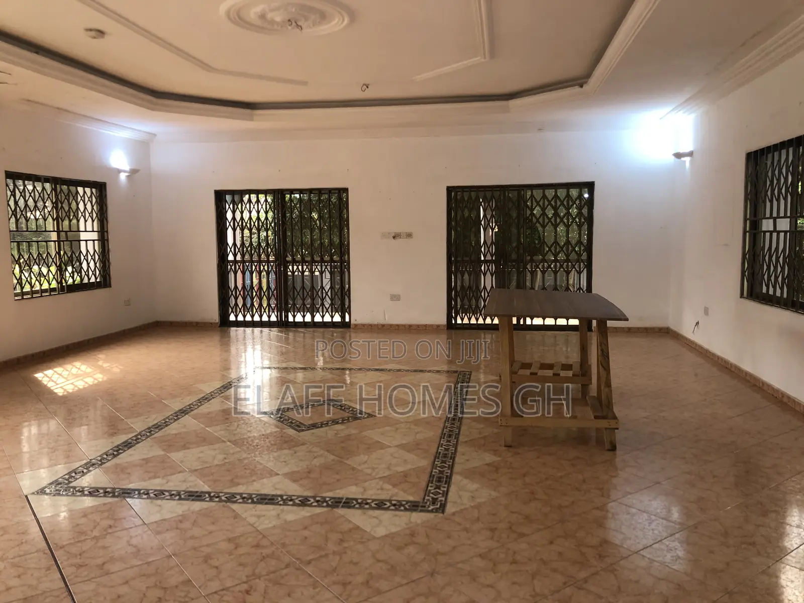 10bdrm House in Elaffhomesgh, American House for rent