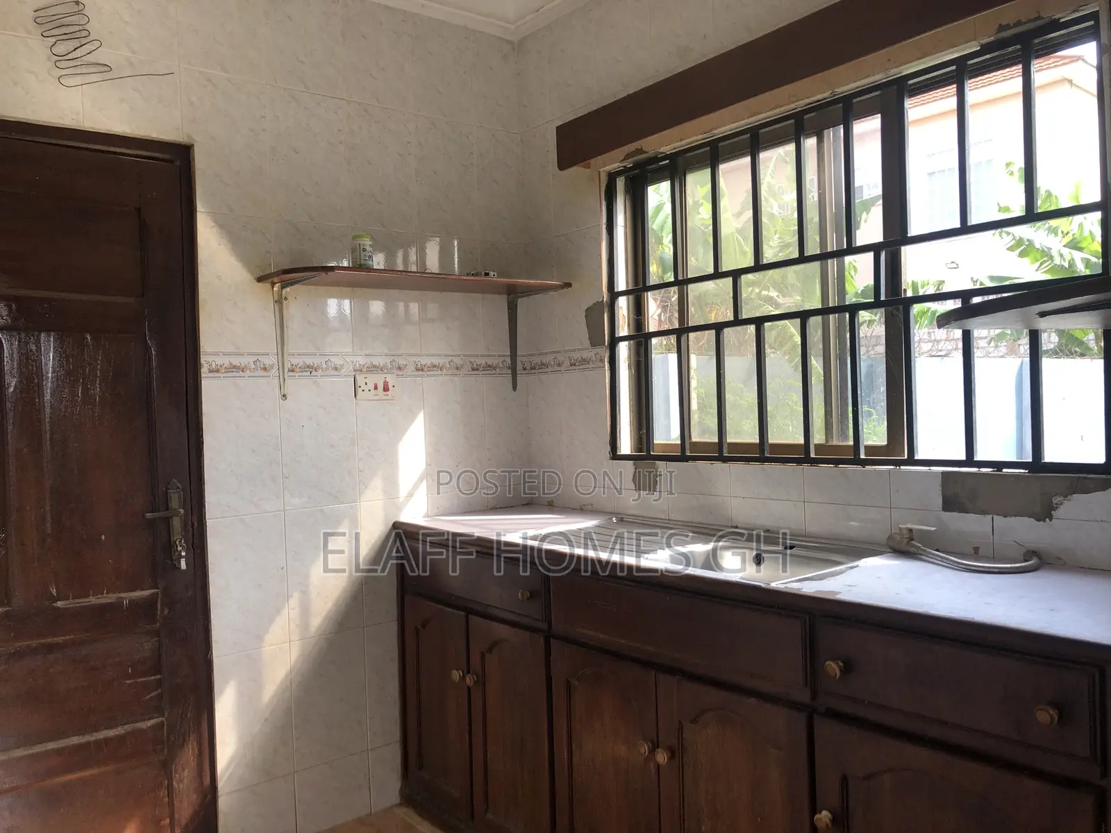 10bdrm House in Elaffhomesgh, American House for rent