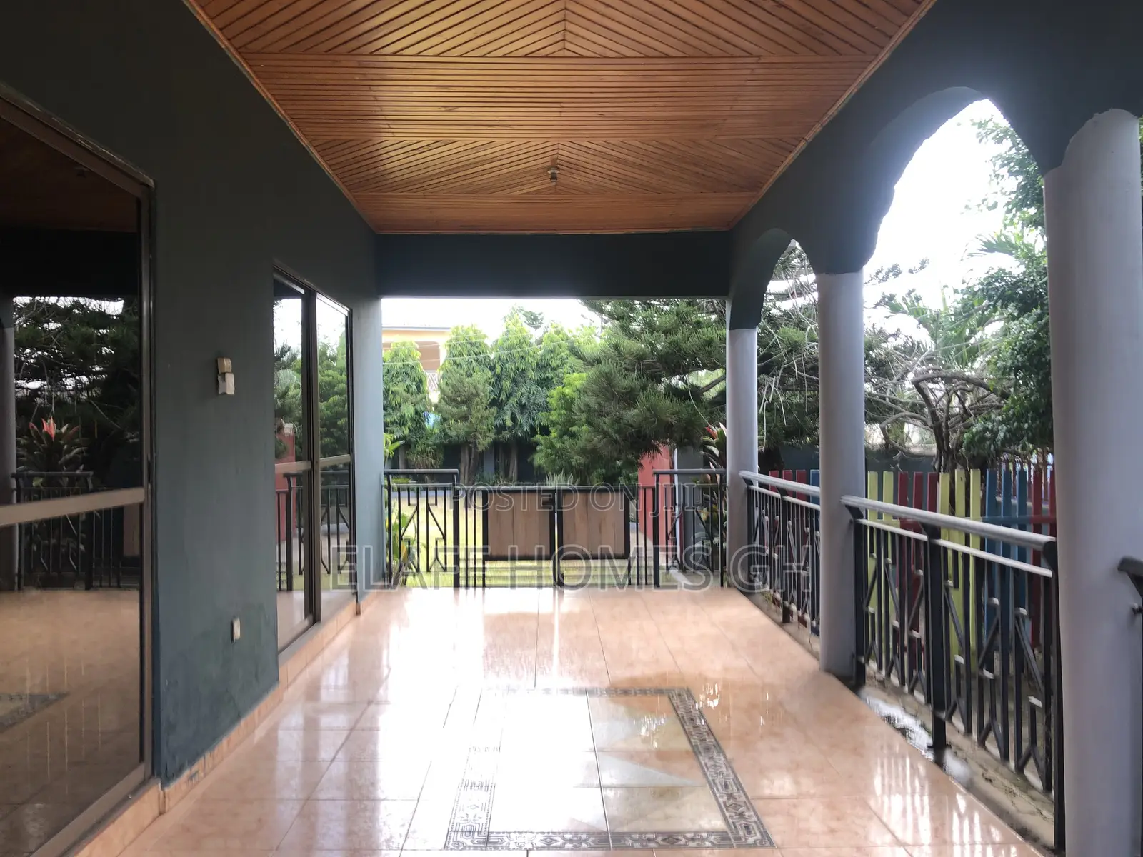 10bdrm House in Elaffhomesgh, American House for rent