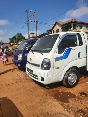 Hyundai County 2012 White