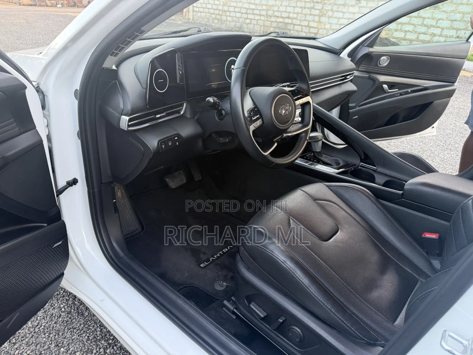Hyundai Elantra Limited 2022 White