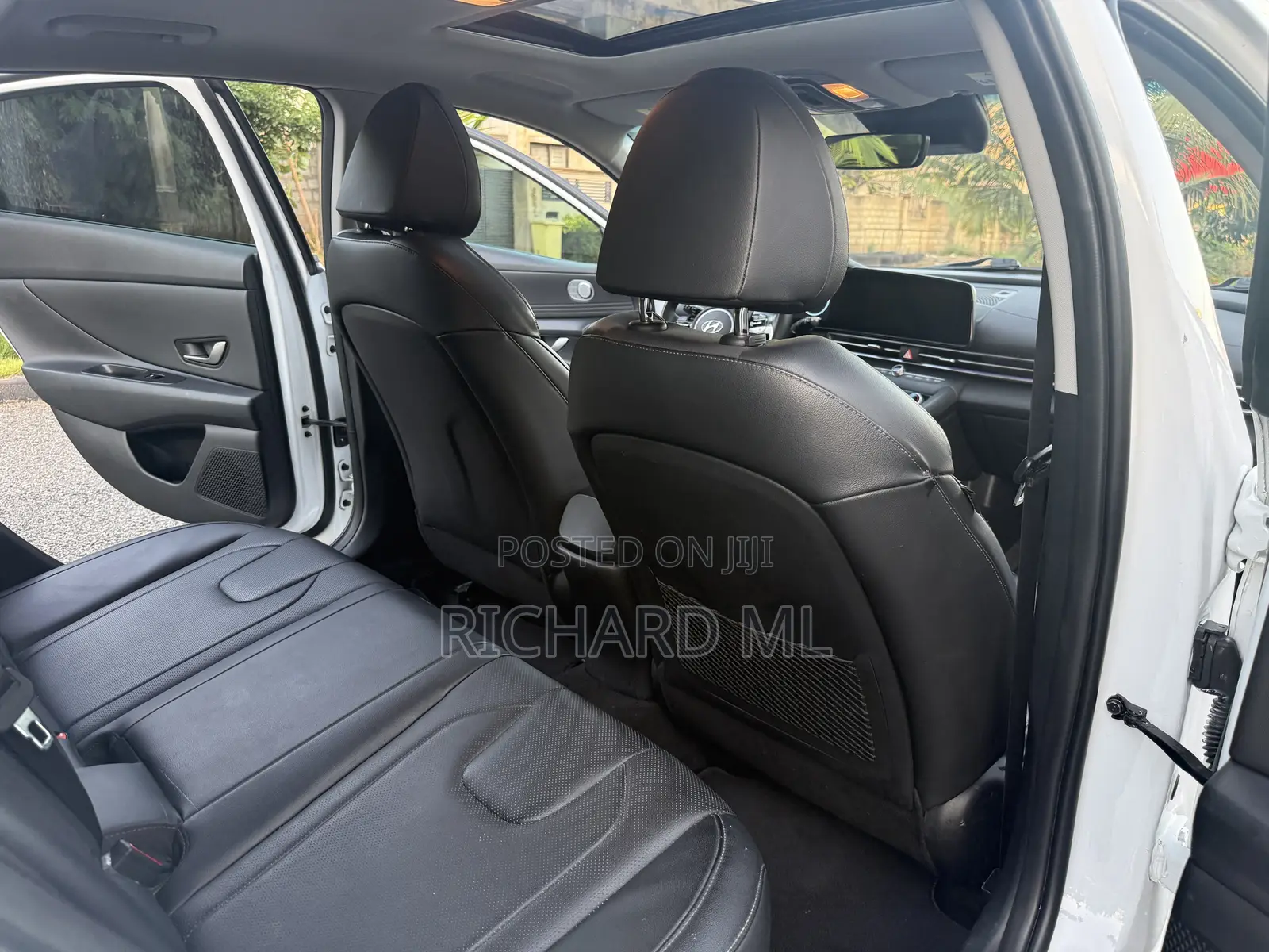 Hyundai Elantra Limited 2022 White