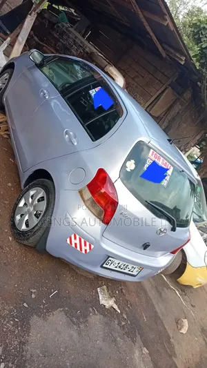 Toyota Vitz 2010 Red