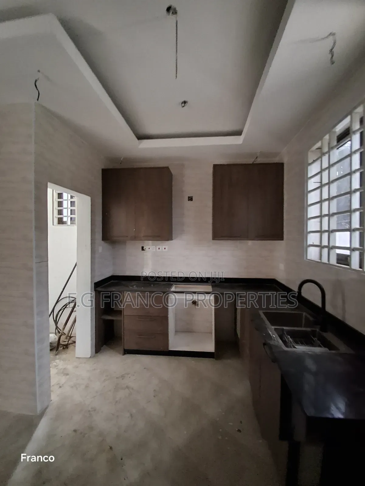 3bdrm House in Kg Franco Properties, Baatsona Total for sale