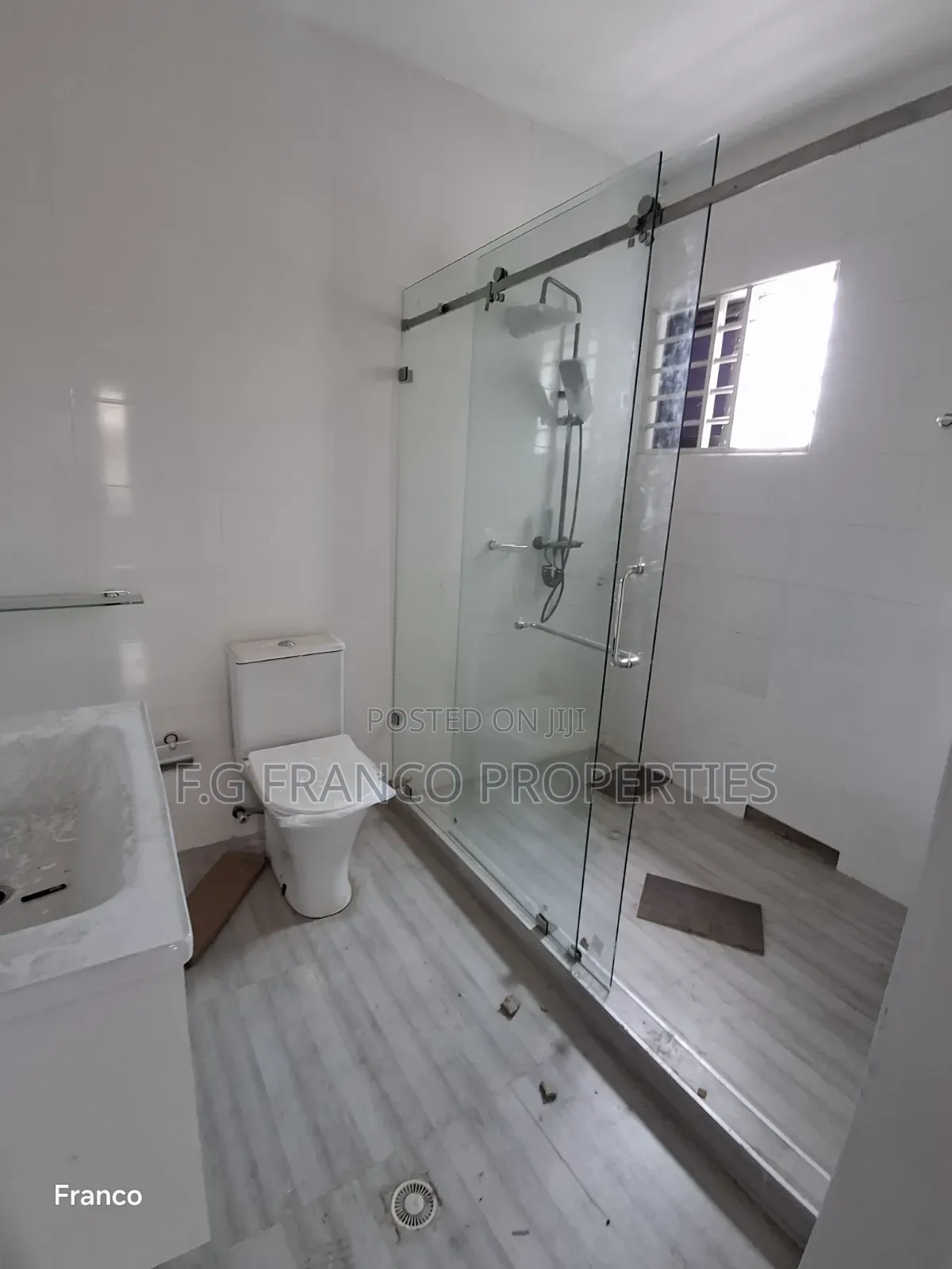 3bdrm House in Kg Franco Properties, Baatsona Total for sale