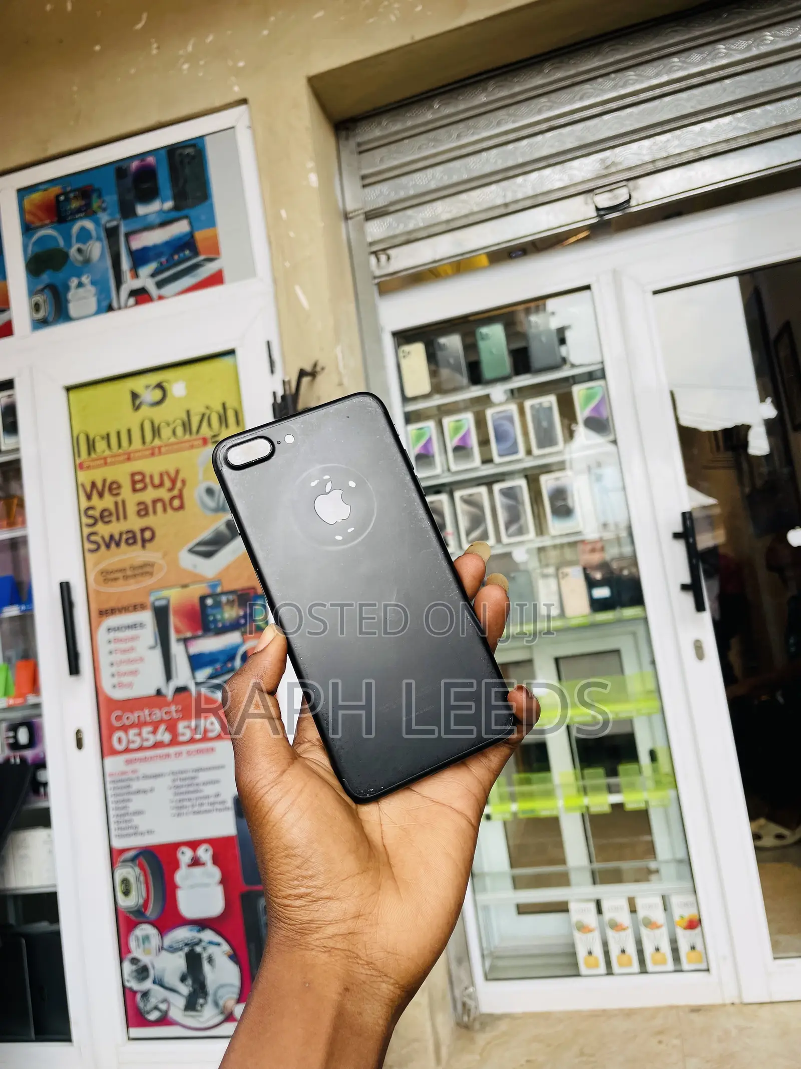 New Apple iPhone 7 Plus 32 GB Black