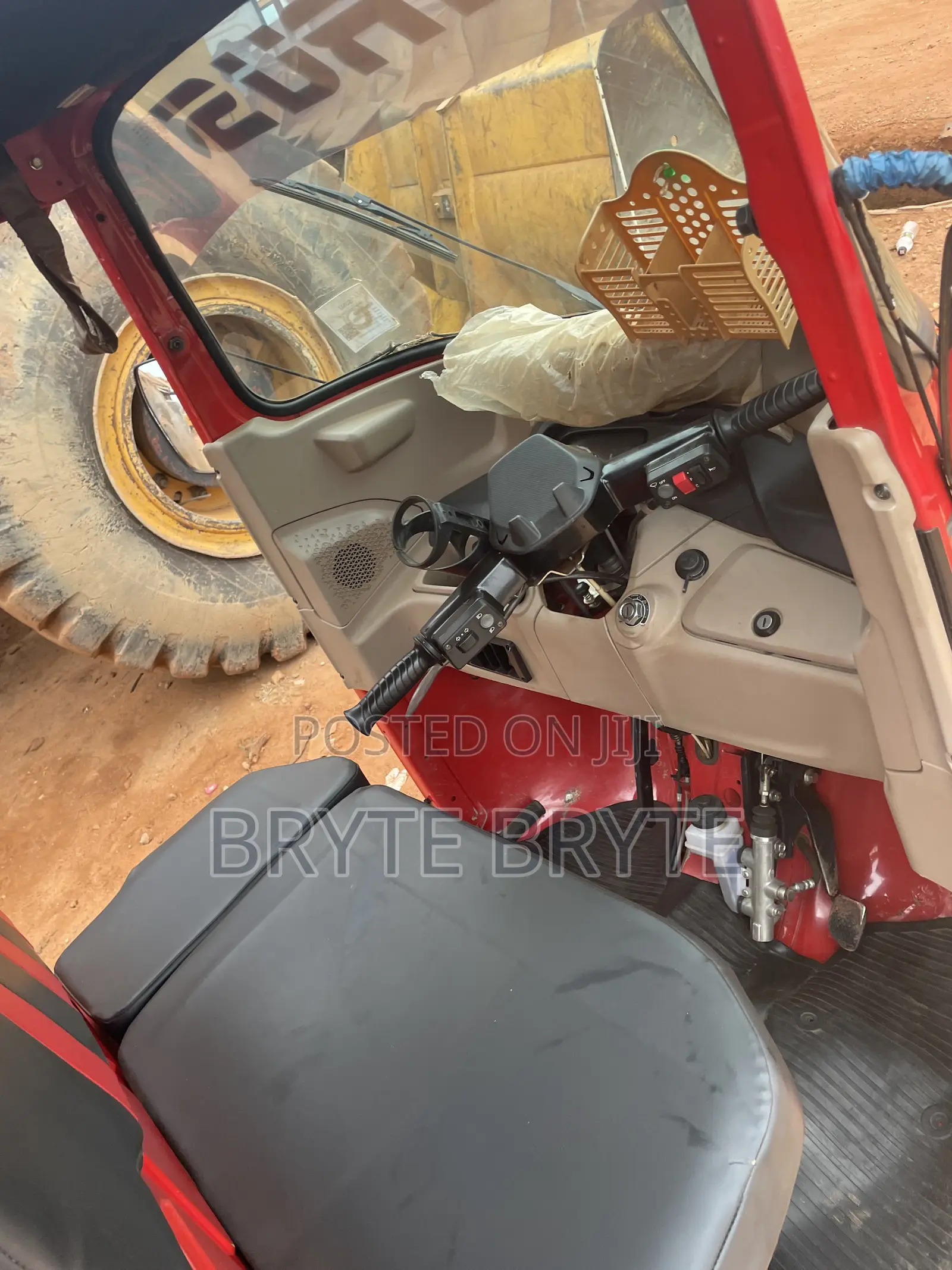 Bajaj RE 2025 Red