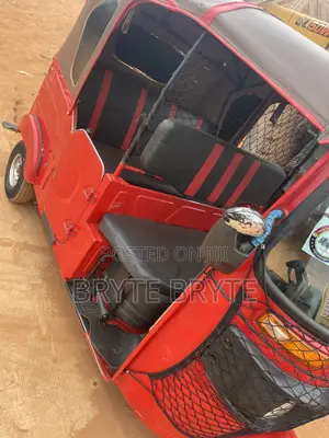 Bajaj RE 2025 Red