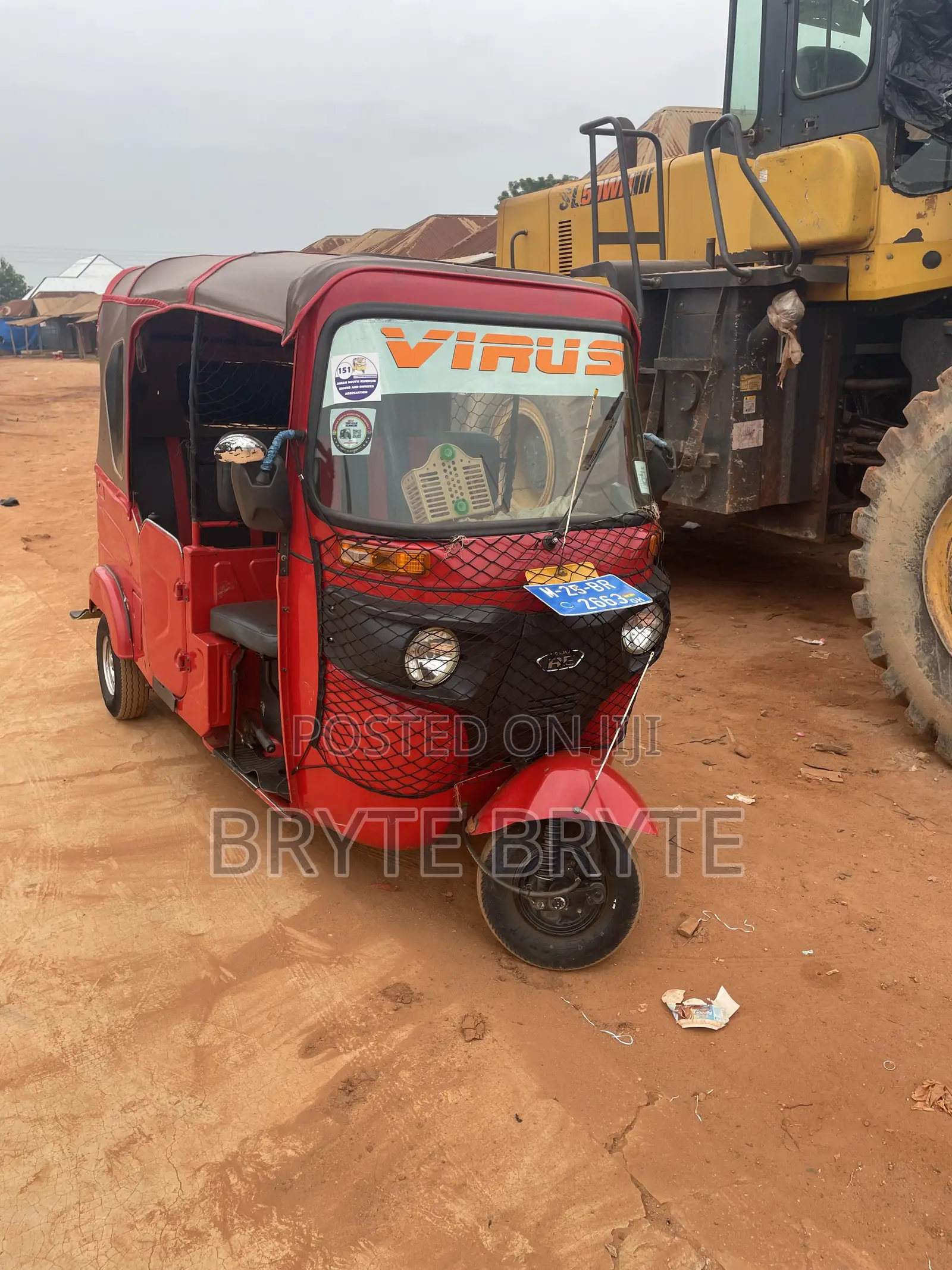 Bajaj RE 2025 Red