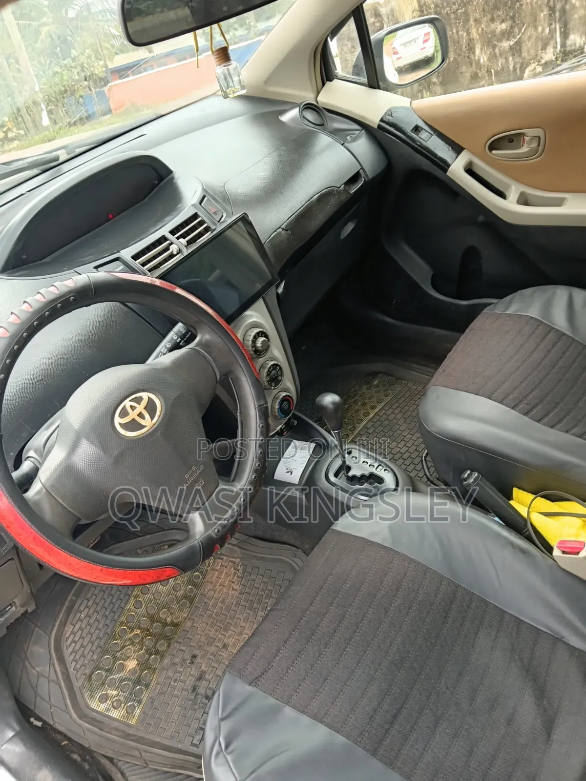 Toyota Vitz 1.3 FWD 5dr 2010 White