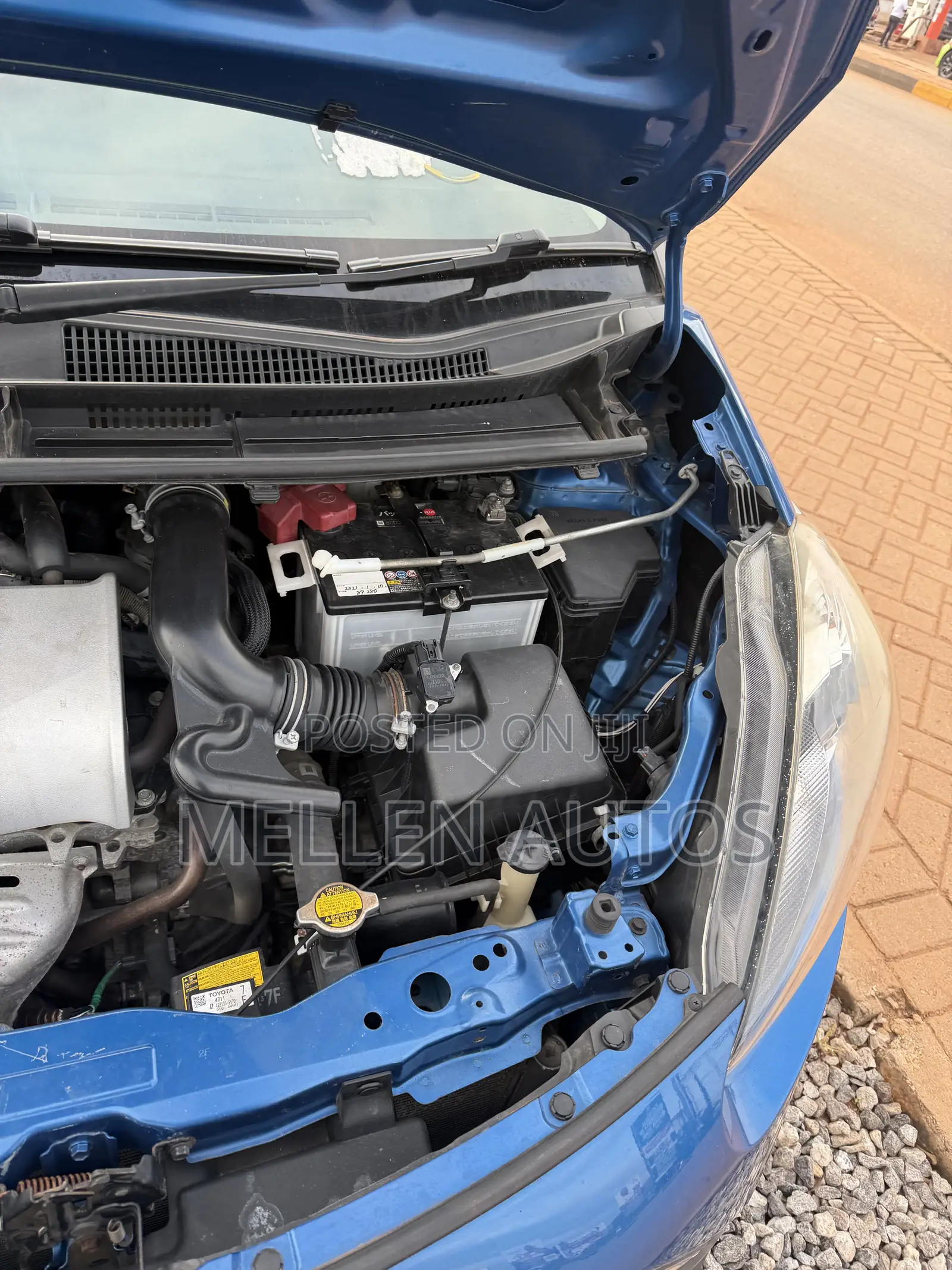 Toyota Sienta 1.5 AWD 2016 Blue